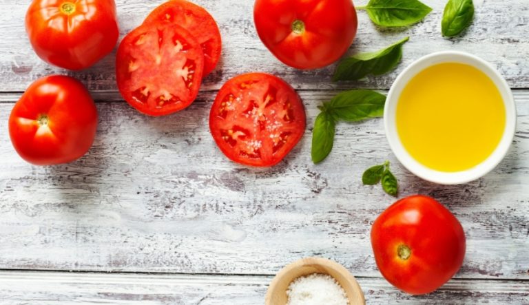 トマトに含まれる栄養素が美肌に効く5つのワケ